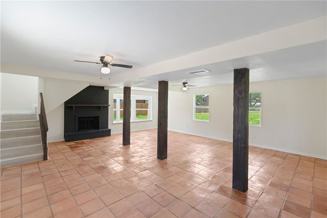 321 Clearview Dr, Corpus Christi, TX 78418
