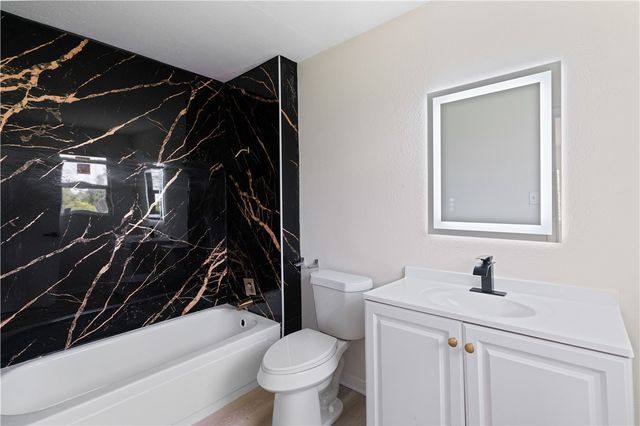 321 Clearview Dr, Corpus Christi, TX 78418