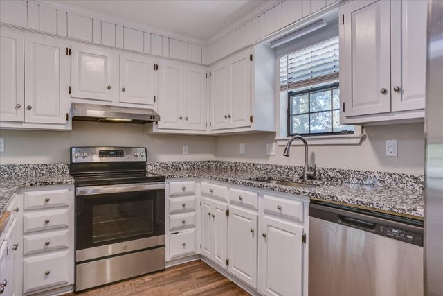 523 Travis Court, Evans, GA 30809