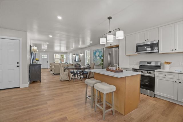 354 Jastram Street, Providence, RI 02908