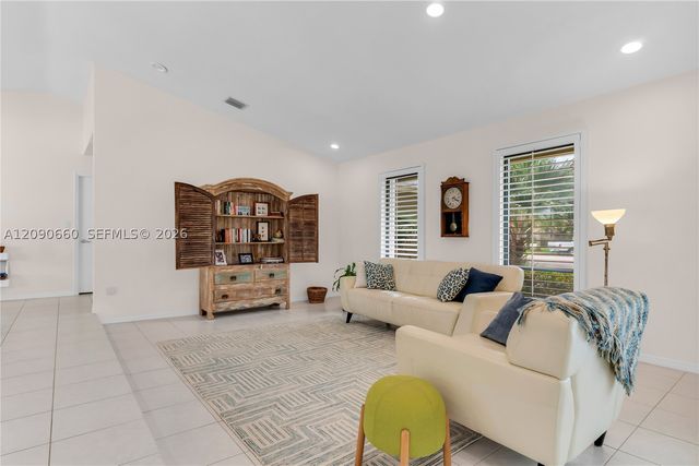 7915 SW 155th St, Palmetto Bay, FL 33157