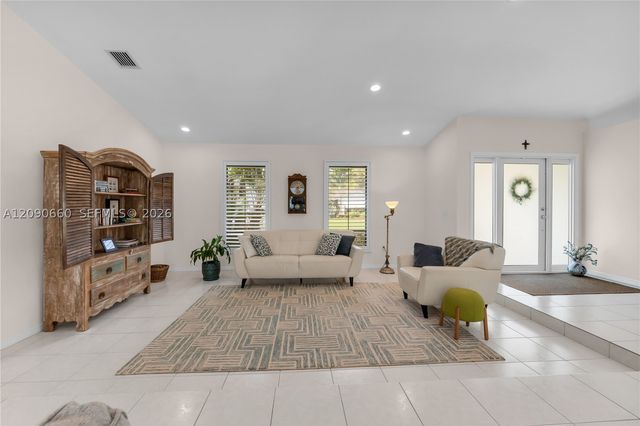 7915 SW 155th St, Palmetto Bay, FL 33157