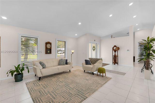 7915 SW 155th St, Palmetto Bay, FL 33157