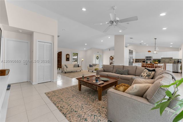 7915 SW 155th St, Palmetto Bay, FL 33157