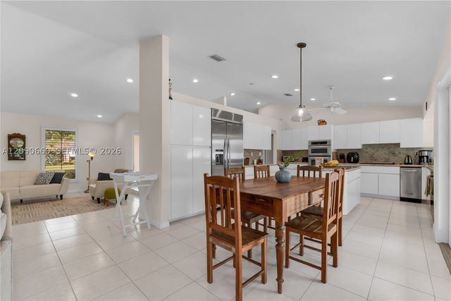 7915 SW 155th St, Palmetto Bay, FL 33157