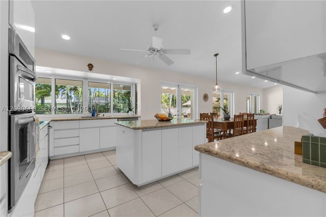 7915 SW 155th St, Palmetto Bay, FL 33157