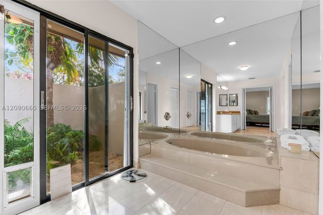 7915 SW 155th St, Palmetto Bay, FL 33157