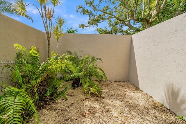 7915 SW 155th St, Palmetto Bay, FL 33157
