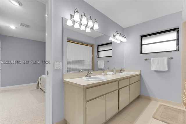 7915 SW 155th St, Palmetto Bay, FL 33157