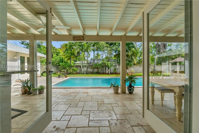7915 SW 155th St, Palmetto Bay, FL 33157