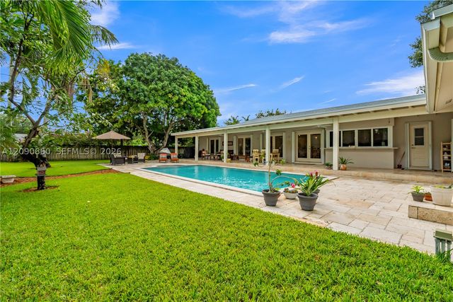 7915 SW 155th St, Palmetto Bay, FL 33157