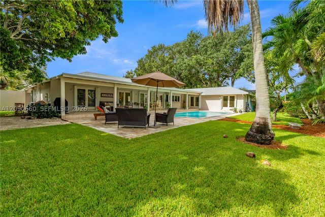 7915 SW 155th St, Palmetto Bay, FL 33157