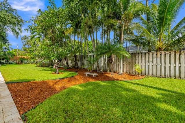 7915 SW 155th St, Palmetto Bay, FL 33157