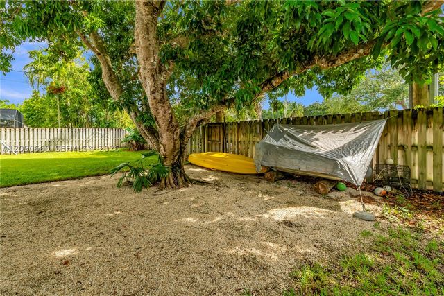 7915 SW 155th St, Palmetto Bay, FL 33157