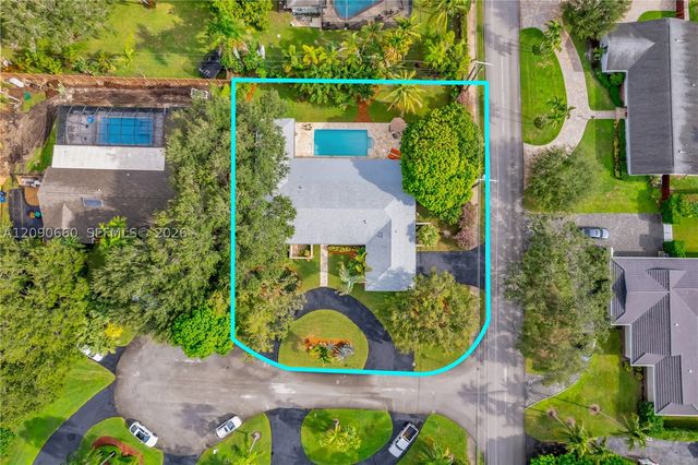 7915 SW 155th St, Palmetto Bay, FL 33157