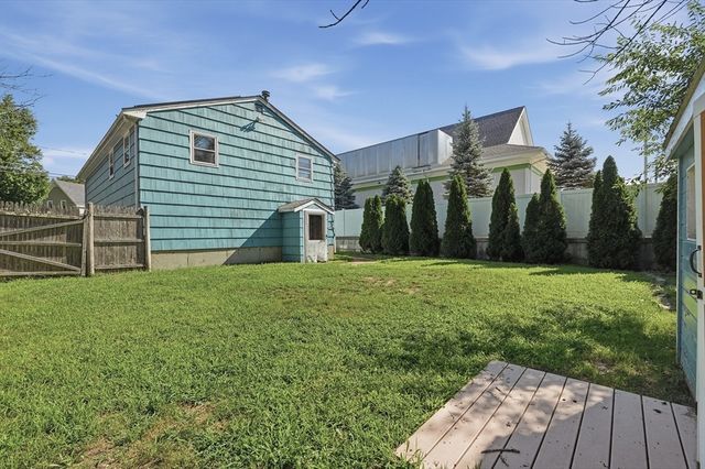 22 Hayward Ave, Brockton, MA 02301