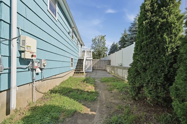 22 Hayward Ave, Brockton, MA 02301