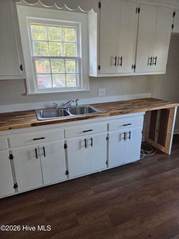 1311 Howard Street, Kinston, NC 28501