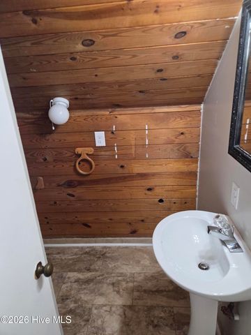 1311 Howard Street, Kinston, NC 28501