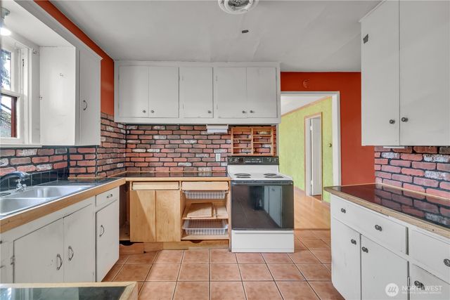 4319 SW Mills Street, Seattle, WA 98136