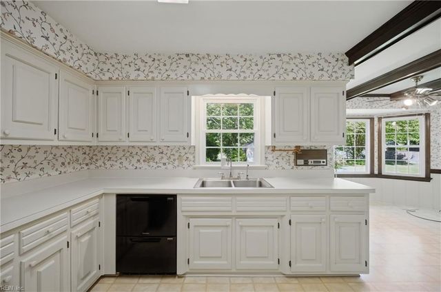 524 Margaret DR, Chesapeake, VA 23322