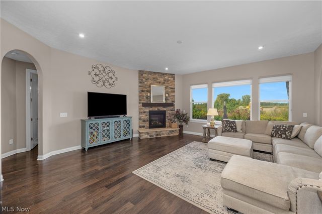 36136 W Shore Pky, North Ridgeville, OH 44039
