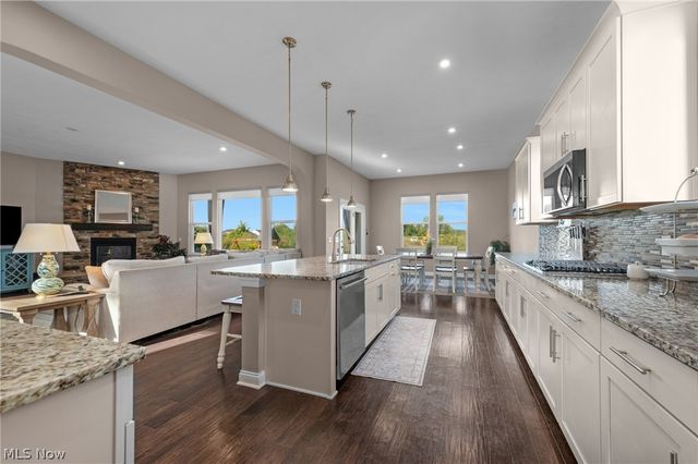 36136 W Shore Pky, North Ridgeville, OH 44039