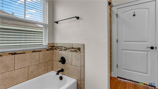 208 Rachel Loop, Burnet, TX 78611