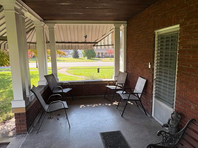 2646 3rd Ave, Huntington, WV 25702