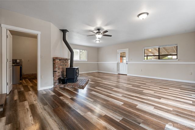 6408 366th Street Ct E, Eatonville, WA 98328