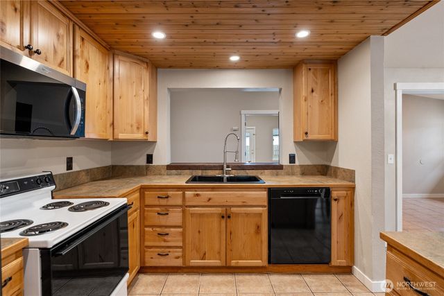 6408 366th Street Ct E, Eatonville, WA 98328