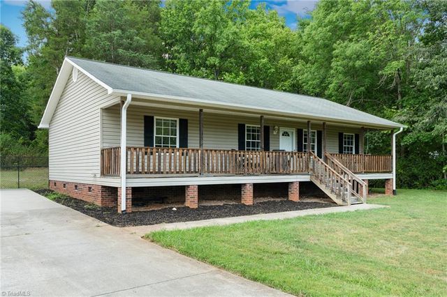 80 Meadowdale Drive, Denton, NC 27239