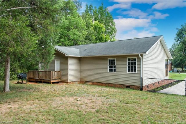 80 Meadowdale Drive, Denton, NC 27239