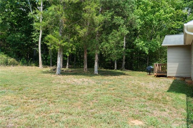 80 Meadowdale Drive, Denton, NC 27239