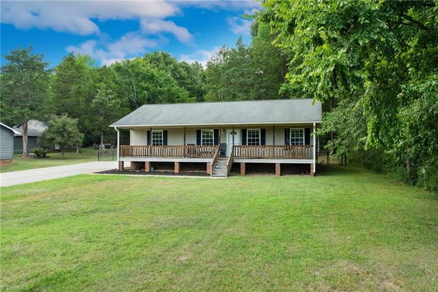 80 Meadowdale Drive, Denton, NC 27239
