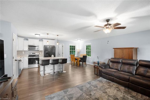 80 Meadowdale Drive, Denton, NC 27239