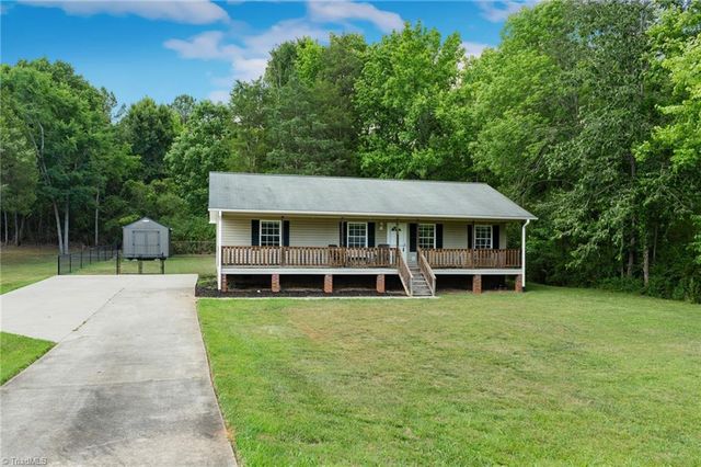 80 Meadowdale Drive, Denton, NC 27239