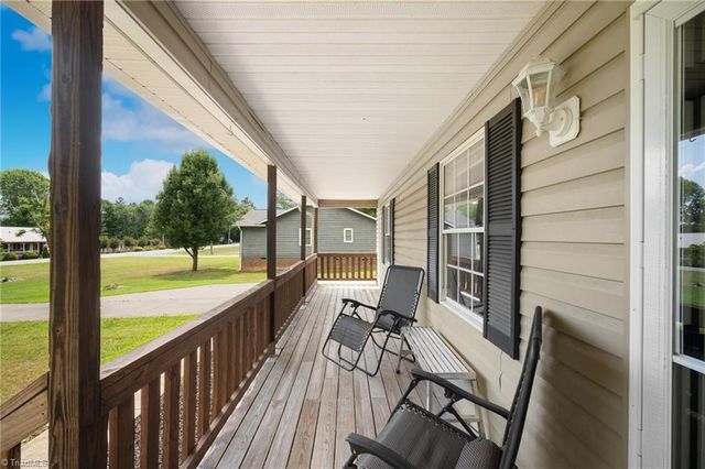 80 Meadowdale Drive, Denton, NC 27239