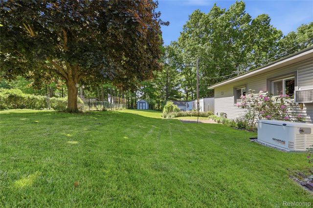 3700 Sylvester Drive, Dryden Township, MI 48428