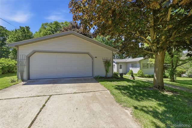 3700 Sylvester Drive, Dryden Township, MI 48428
