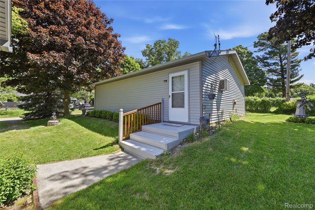 3700 Sylvester Drive, Dryden Township, MI 48428