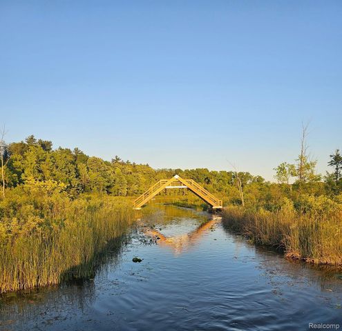 3700 Sylvester Drive, Dryden Township, MI 48428