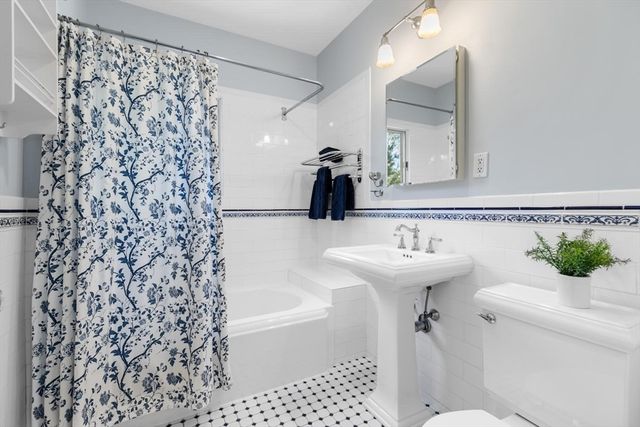 7 Cliff Street, Winchester, MA 01890