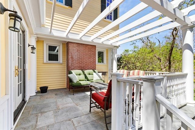 7 Cliff Street, Winchester, MA 01890