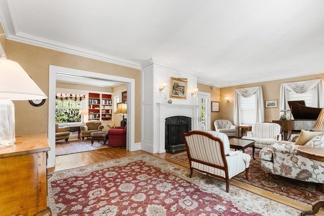 7 Cliff Street, Winchester, MA 01890