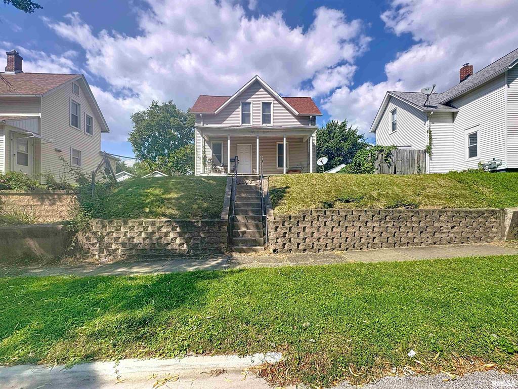 1815 17TH Avenue, Moline, IL 61265