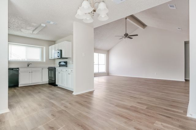 900 Blewitt Drive, Cedar Hill, TX 75104