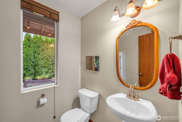 160 6th Avenue SE, Issaquah, WA 98027