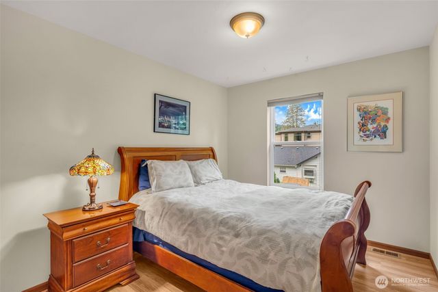 160 6th Avenue SE, Issaquah, WA 98027