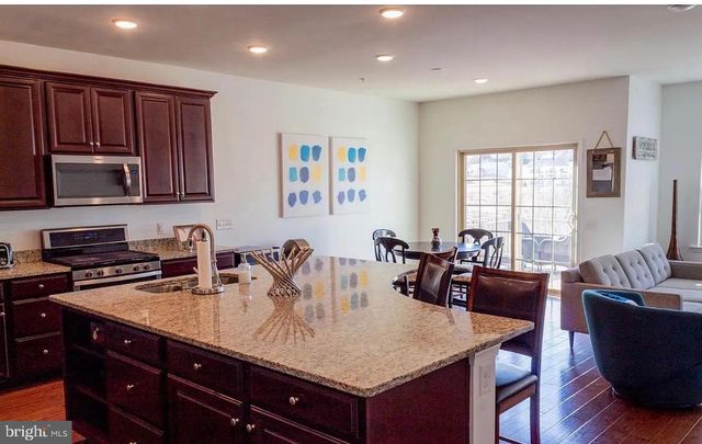 49 LOCKS FARM LN, Downingtown, PA 19335
